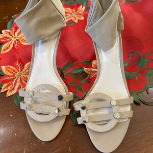 Elegant Beige Leather Women's Sandals